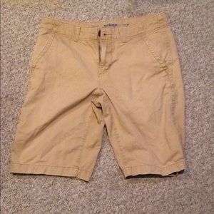 Tan urban pipeline shorts